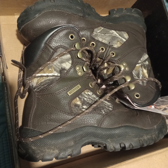 Game Winner Women's size 7 Waterproof Camo Thinsulate Boots Worn 2 times - Picture 2 of 4
